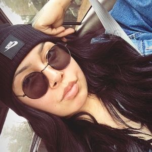 Meet your Posher, Alexandra